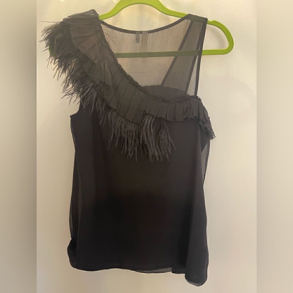 Robbi and Nikki black top with beautiful details